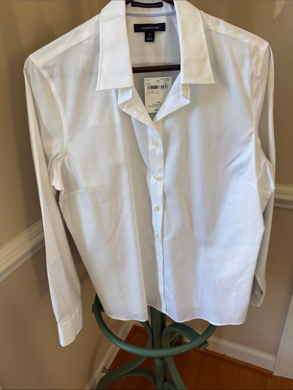 Lands' End ladies White Long-Sleeve fitted blouse